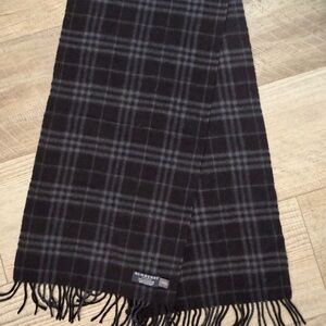 Burberry Black Plaid Wool Scarf with Gray Windowpane
